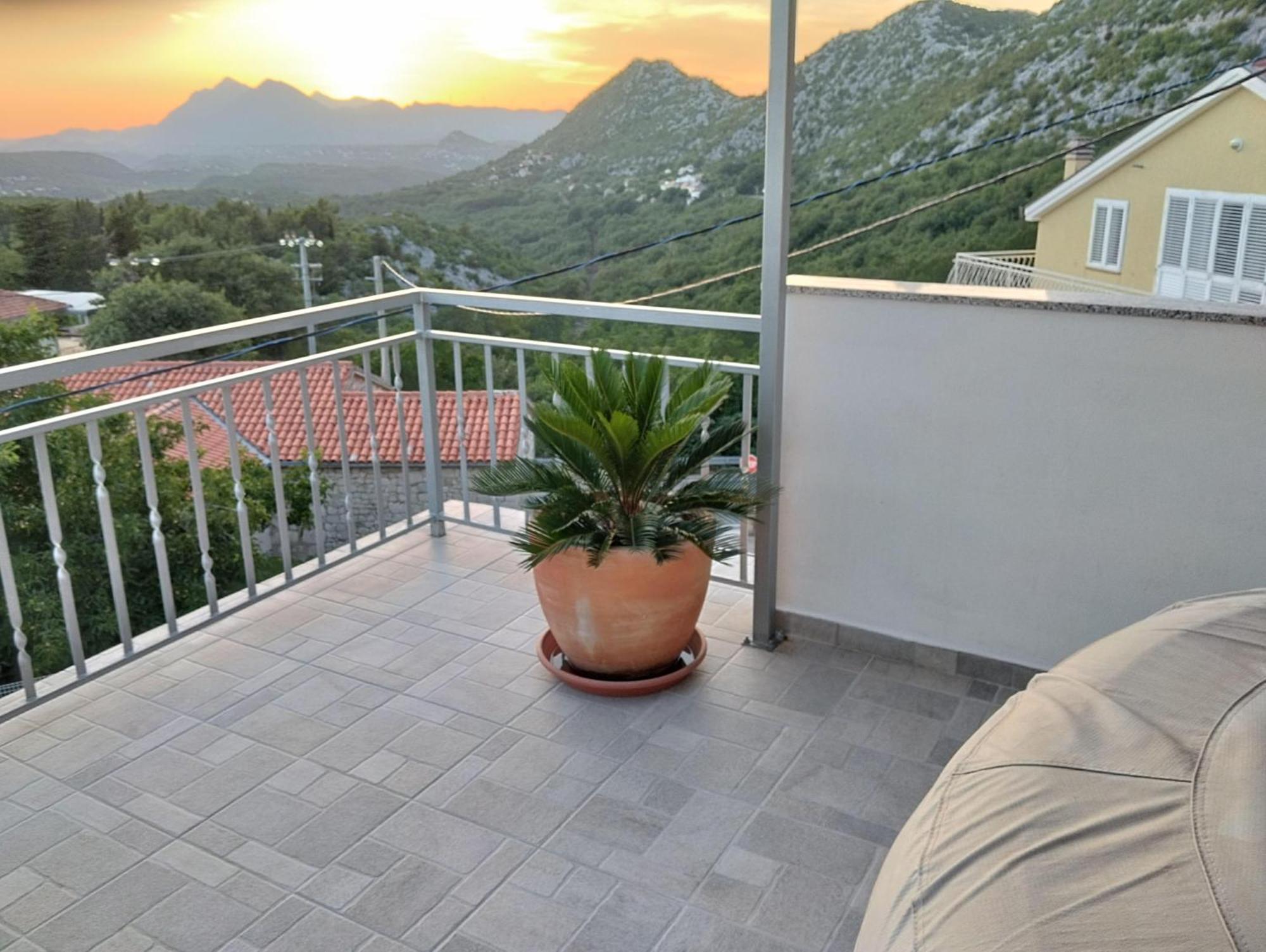 Holiday Home Horizonte With Jacuzzi Gornja Brela Dış mekan fotoğraf